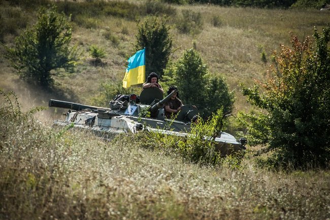 Экипажи БМП соревновались в Донецкой области 20