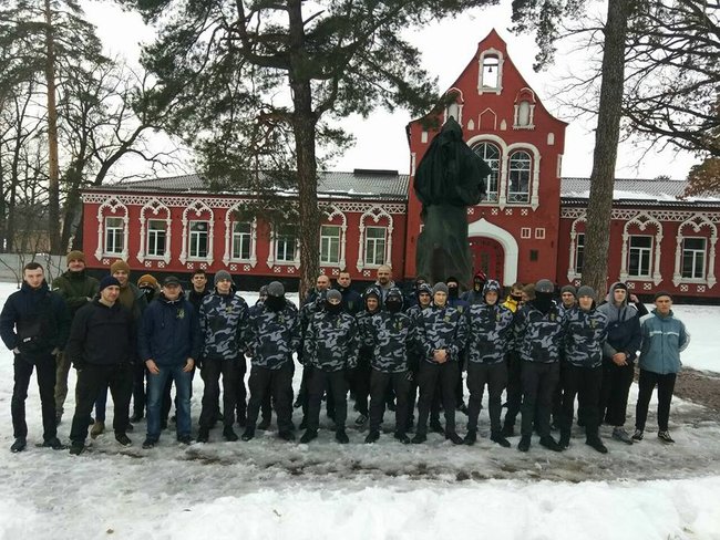 Памятник Павлу Корчагіну демонтували в Боярці на Київщині 02