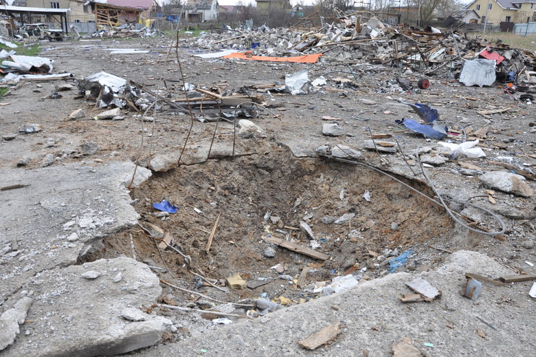 Зруйноване окупантами селище Горенка у передмісті Києва 103