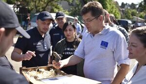Мирные жители не должны быть мишенью никогда, - еврокомиссар по кризисному менеджменту Ленарчич после посещения Ирпеня. ФОТОрепортаж