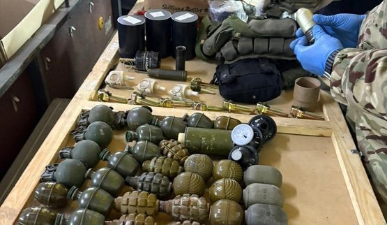 Збут 500 кг вибухівки за $88 тис: ДБР оголосило підозри військовим