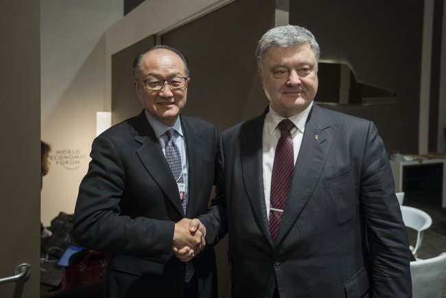 Порошенко обсудил с президентом Всемирного банка вопрос создания Антикоррупционного суда 01