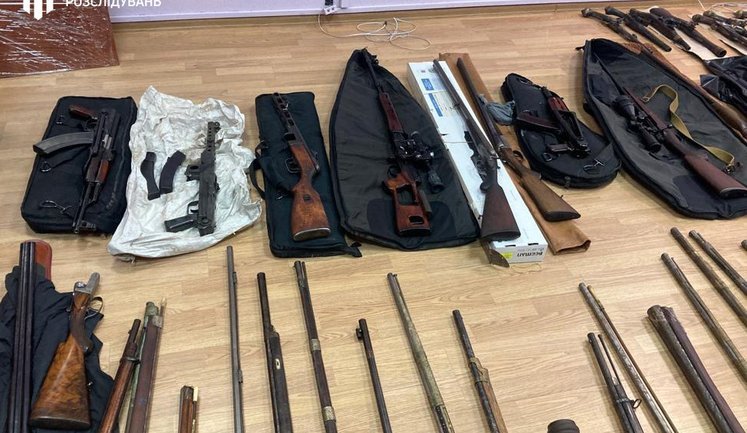 Колишній нардеп, викритий на крадіжці культурних цінностей з Криму, передав свою колекцію музею. ВІДЕО+ФОТОрепортаж