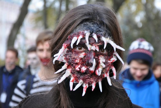 Парад зомби прошел в центре Киева 13