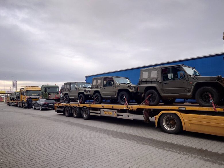 Japan donates batch of vehicles to Armed Forces of Ukraine 01