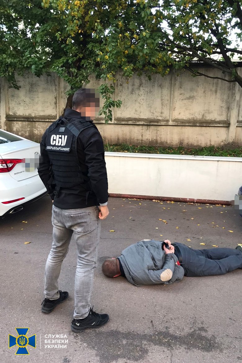 Выявлена схема получения взяток при регистрации сельхозтехники, - СБУ 03