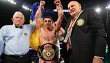 Украинец Далакян нокаутировал доминиканца Леброна и защитил титул чемпиона мира в легчайшем весе. ВИДЕО