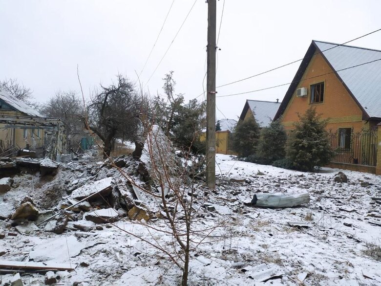 Враг применил Смерчи с осколочно-фугасной боевой частью по Кураховской громаде, жилые кварталы Авдеевки обстреляны из артиллерии, - ОВА 04