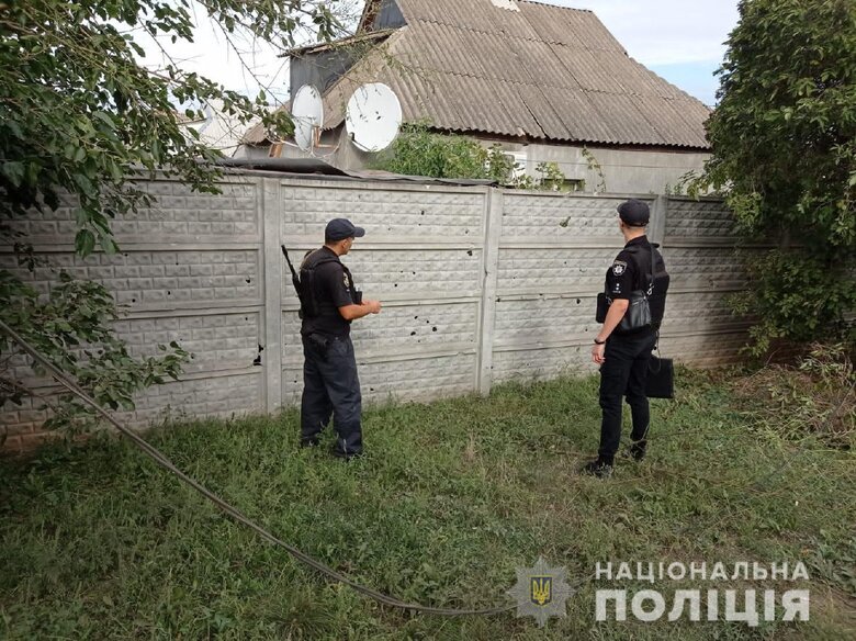 Внаслідок обстрілів Дніпропетровщини військами РФ пошкоджено будинки, газопровід та автівки, - Нацполіція 01