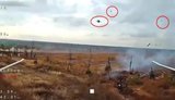 Зграя FPV-дронів атакувала російського окупанта, який ховався в окопі. ВIДЕО