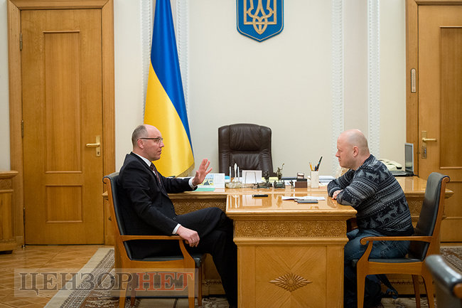 Андрій Парубій: Багатьом хотілося б закрити очі і зануритися в сон. Де Свати, де Слуга народу, де Квартал-95, де КВН. Нібито війни, смертельної небезпеки не існує! Але воно нікуди саме не подінеться 02