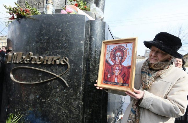 407 бандуристів одночасно виконали Заповіт, встановивши рекорд 08