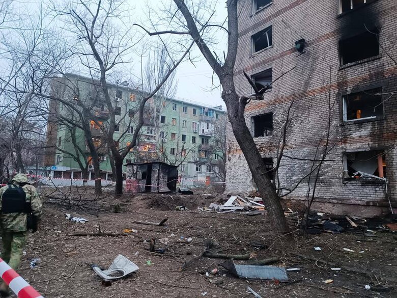 Внаслідок обстрілу Запоріжжя пошкоджено будинок, в області ударили по ангару, де зберігалась продукція, - ОП 04