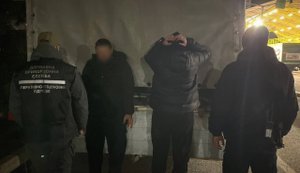 Мужчина спрятался в "тайнике" грузовика, чтобы выехать в Польшу: на Волыни раскрыта схема переправки, - ГПСУ. ВИДЕО+ФОТОрепортаж