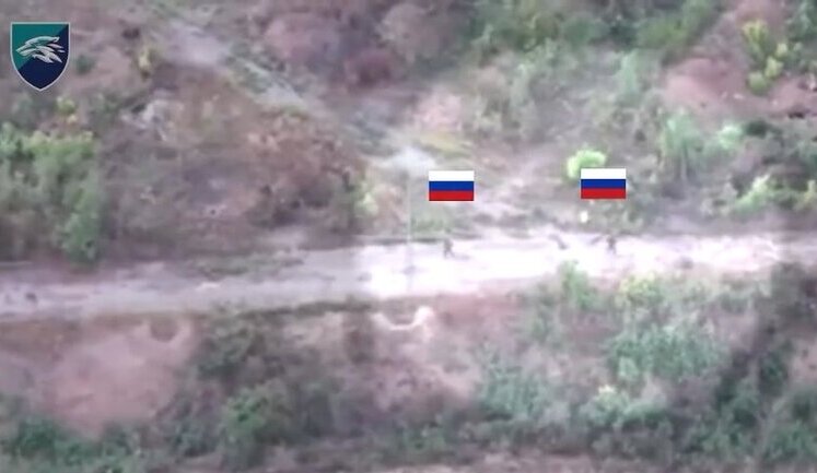 Морпіхи влаштували засідку двом окупантам, які намагалися просунутися до наших позицій. ВIДЕО