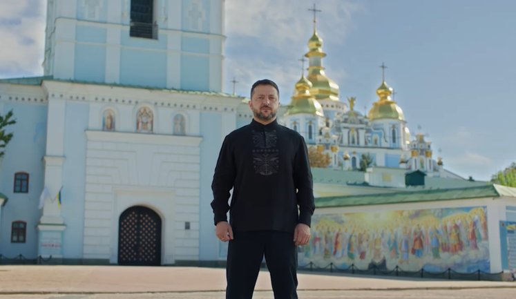 Зеленський у День незалежності: Ворог рахував наші ресурси, техніку, але не взяв до уваги людей. ВIДЕО
