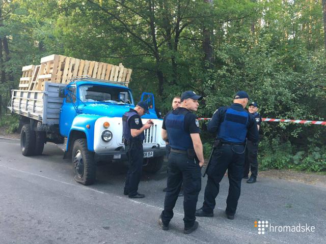 Через вирубку лісу вночі на Оболоні сталося зіткнення із стріляниною 05