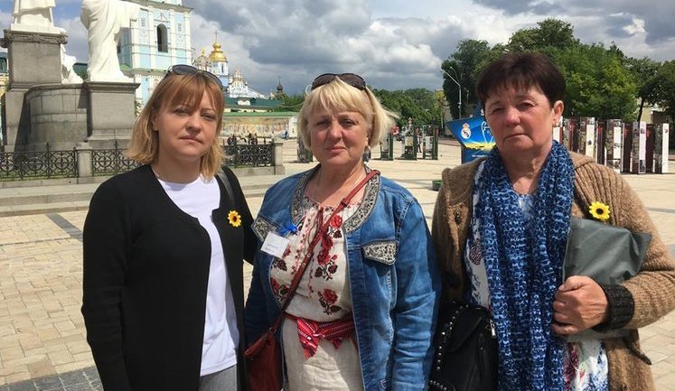 День матери у Стены памяти