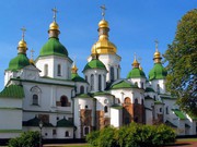 Чи має Патріарх Київський служити у головному храмі України?