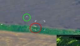 дрон камікадзе влучає у ворожу рлс