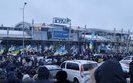 "В Жулянах на мітингу на підтримку Порошенка зібрались 25 тисяч людей: виступають громадські діячі, політики та ветерани", - пресслужба "ЄС". ВІДЕО+ФОТО