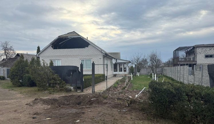 Нічна атака дронів: на Черкащині пошкоджено будинки. ФОТОрепортаж