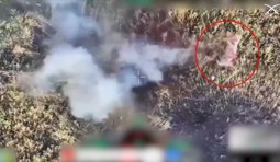 тіло росіянина летить після вибуху