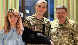 Воїна Гудименка, який дістав поранення на Харківщині, нагородили орденом "За мужність" та почесним нагрудним знаком "Сталевий хрест". ФОТОрепортаж