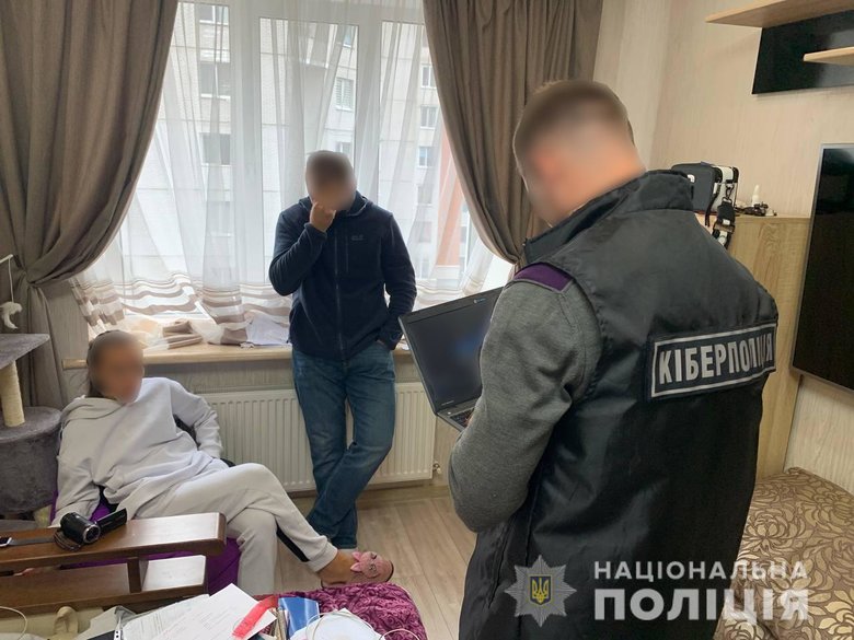 Двоє киян масово підробляли COVID-сертифікати і ПЛР-тести, - Нацполіція 02