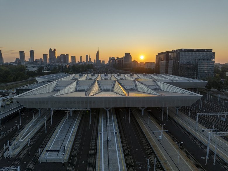 У Варшаві після ремонту відкрили один із найбільших вокзалів Польщі