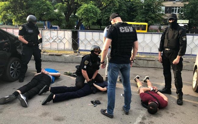 Правоохранители задержали в Кропивницком банду рэкетиров, терроризировавших местного бизнесмена 01