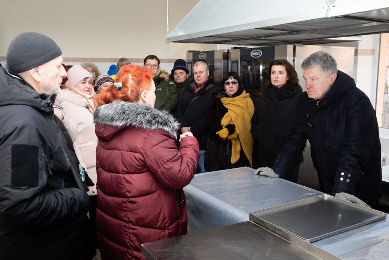 У Херсоні волонтери ГО Справа Громад почали випікати перший хліб: містянам його роздаватимуть безкоштовно 01 У Херсоні волонтери ГО Справа Громад почали випікати перший хліб: містянам його роздаватимуть безкоштовно 01
