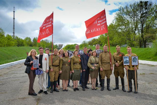 Пособник боевиков, коммунист Фомичевский провел в Изюме сепаратистское шоу. В шествии участвовало районное и городское начальство, - активист 07 Пособник боевиков, коммунист Фомичевский провел в Изюме сепаратистское шоу. В шествии участвовало районное и городское начальство, - активист 07