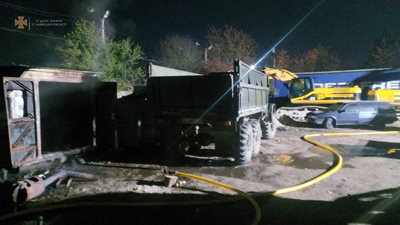 Три человека погибли в результате пожара во Львове, - ГСЧС 02