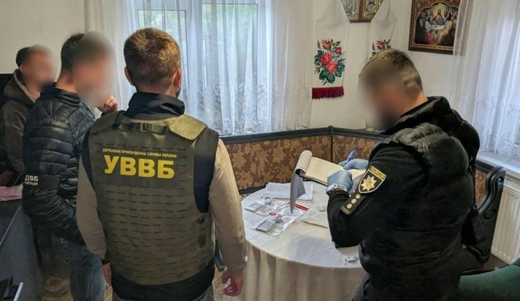 $24 000 за незаконний перетин кордону: на Рівненщині викрили організатора схеми. ФОТОрепортаж