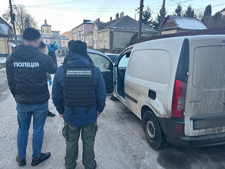 Викрито схему перевезення нелегалів до країн ЄС