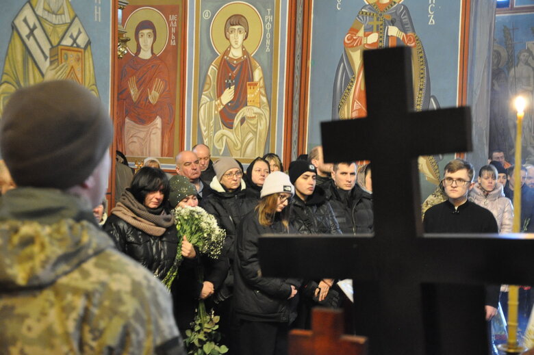 Із загиблим українським воїном Денисом Галушком попрощалися у Києві 01
