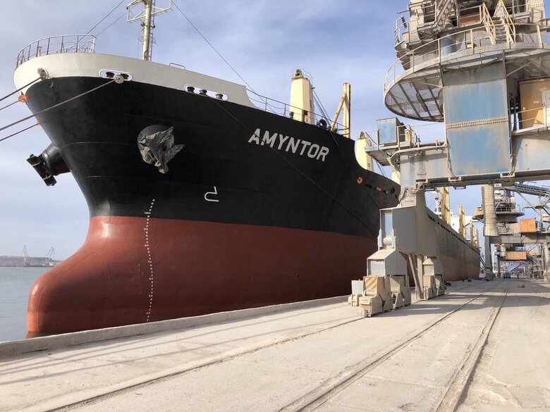 During week, 18 ships with 664,000 tons of food left ports of Odesa 02