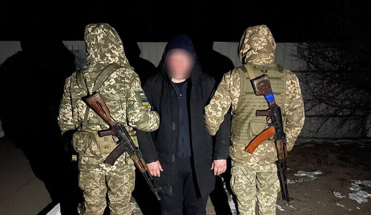 Блукав лісами Полісся дві доби: затримано чоловіка, який хотів незаконно потрапити до ЄС, - ДПСУ. ВІДЕО+ФОТО