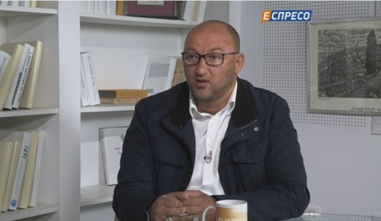 "Я решу с Яценюком этот вопрос при личной встрече, пожму ему руку и извинюсь", - Мочанов опроверг свои слова о "первом миллиарде" экс-премьера. ВИДЕО