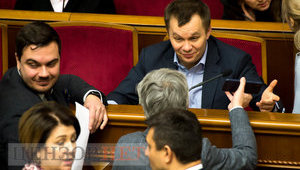 Очередь нардепов к Гончаруку, смеющийся Вакарчук и демонстрация Ткаченко для Милованова, - последнее в 2019 году пленарное заседание Рады. ФОТОрепортаж