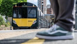 У Британії вийшов на маршрут перший в країні пасажирський акумуляторний поїзд