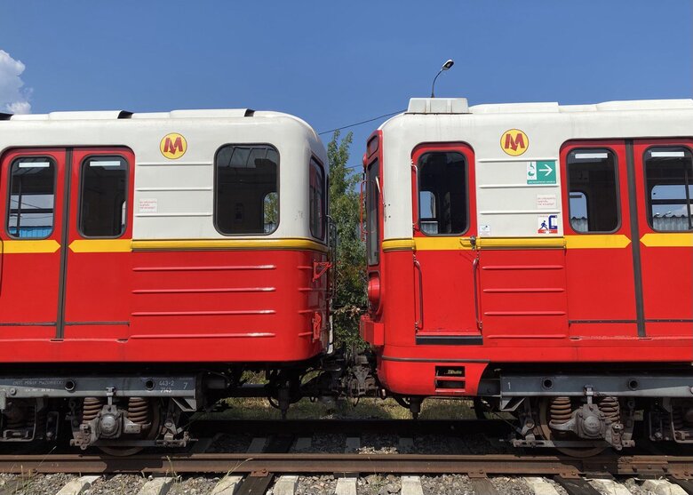 Київський метрополітен отримав чергову партію вагонів із Варшави 03