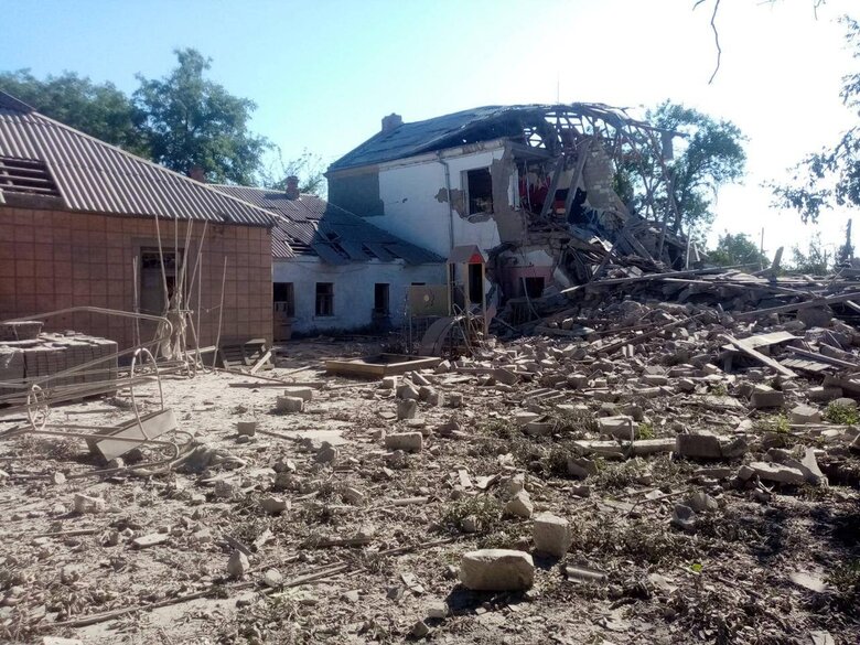 Оккупанты обстреляли Николаев, применяя кассетные боеприпасы и Торнадо-С. 12 человек травмированы 01