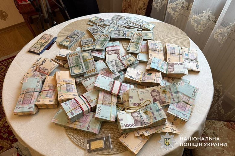На Тернопільщині викрили мережу, яка продавала наркотики