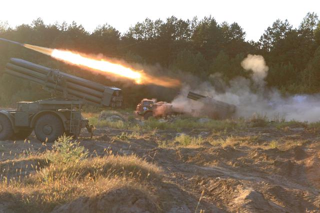 Артилеристи провели на Чернігівщині бойові стрільби 05 Артилеристи провели на Чернігівщині бойові стрільби 05