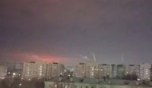 У Саратові та Енгельсі РФ пролунало до 20 вибухів за пів години під час атаки дронів. ВIДЕО