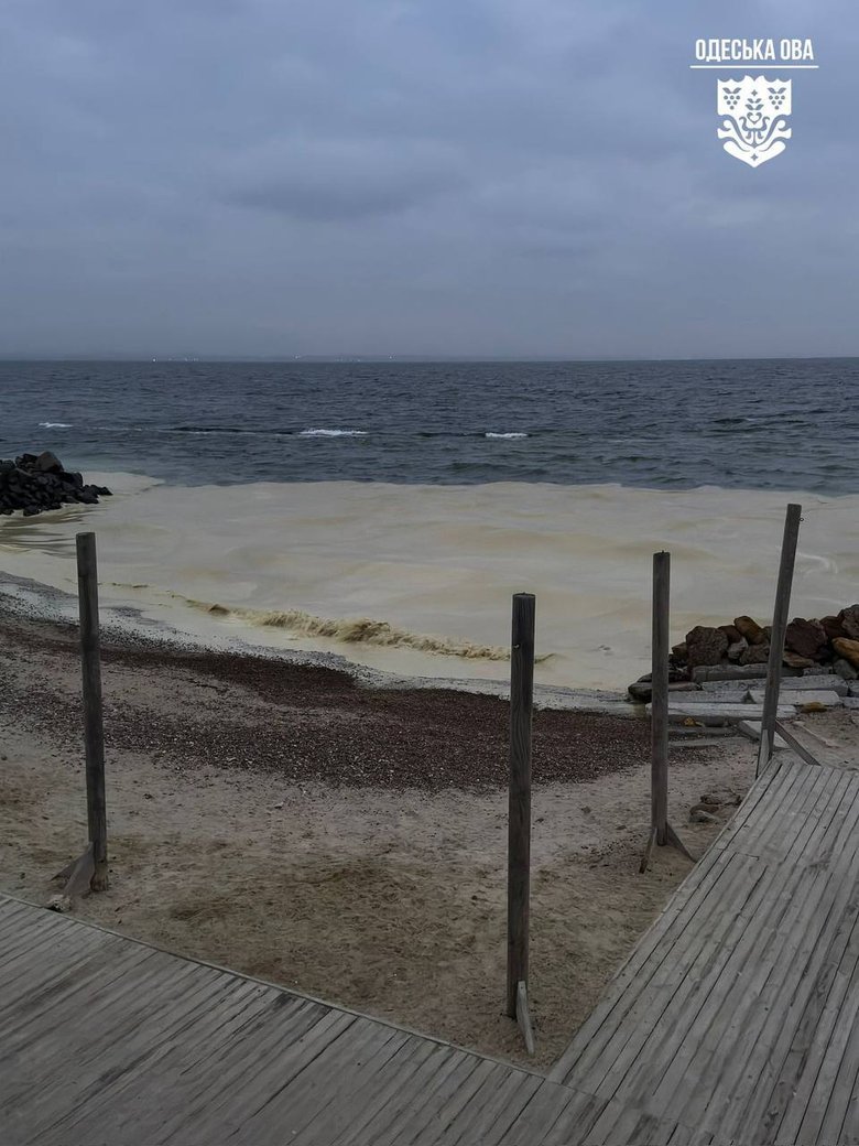 Витік олії у Чорне море стався в Одесі: що відомо?