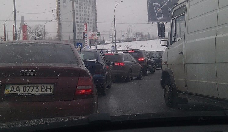 Yanukovych Going to Work at 10.20 - Roads are Paralyzed. PHOTO