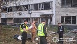Кадры последствий ночной баллистической атаки РФ на Киев: больше всего пострадали Соломенский и Дарницкий районы